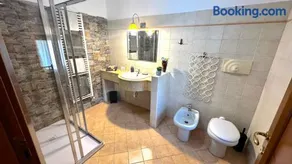 Crotto bedroom - Image 3