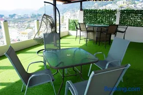 Apto Vista Hermosa con terraza ajardinada privada - Image 3
