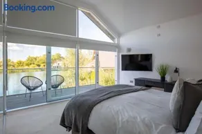 Lake House - Image 2