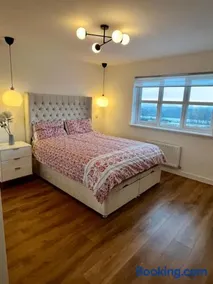 Modern and Spacious Edinburgh home with large garden - Image 4