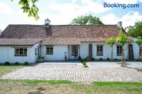 House on the Green - Image 4
