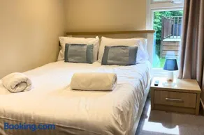 Millbury Lodge with hot tub in Devon - Image 2