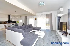 Panorama Hills - Image 4