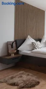 1-4 Gäste Wohnung W-Lan, Netflix, Amazon, Parken, Arbeitsplatz, 24h Check in ,Vollausgestattet Küche, Handtücher Seife u,v,m für Geschäftsreisende, Paare, Familien , - Image 1