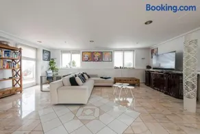 Munich Rooftop Retreat - Image 1
