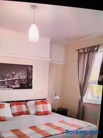 Upton Arms Hotel - Image 2