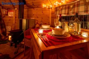 Hatters Meadows Glamping - Image 4