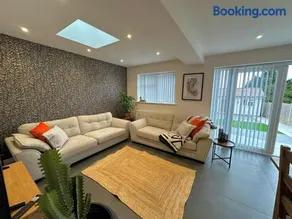 Contractor &Leisure stay.4BR all en-suite +Parking - Image 3