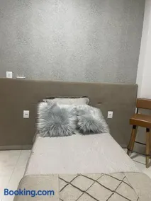 Studio Home - Image 4