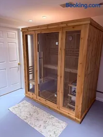 Family and Pet Friendly Retreat with Sauna, Firepit, Pond Views Near Route 151 Wineries - Image 1