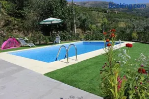 Peaceful villa in São Martinho de Mouros with private pool - Image 2