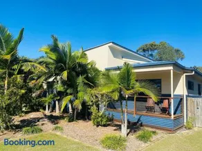 Sandys On Cypress - Rainbow Beach, pets welcome - Image 3