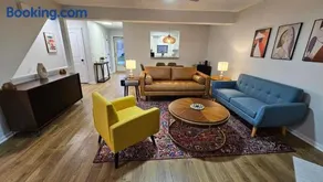 North Columbus Townhouse - Central, Updated, Fireplace - Image 4