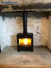 Traditional cottage with brand new Woodburner - Image 5