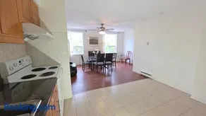 Private & Bright 2-bedroom, Midtown Toronto - Image 2
