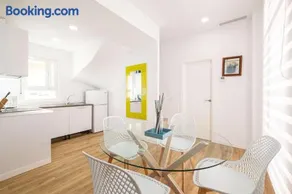 Modern Duplex - 10 Min Walk to City Center - Image 2