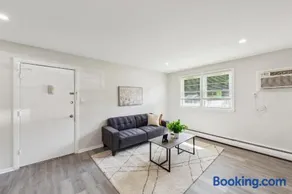 Pine Brook 1019 I Modern 15Br Apartment ! Pool - Image 1