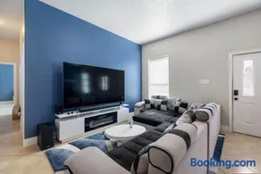 Modern 6 Bedroom with Tons of Games - Image 2