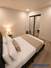 The Courtyard Suite - Image 2