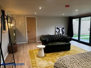 The Cabin - Image 3
