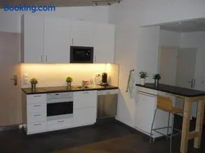 Wohnen im ehemaligen Kaminstudio mit Klimaanlage - Image 3