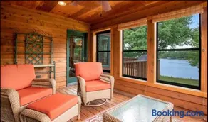 Dog Friendly Lakefront Escape Dock Fire pit game room - Image 2