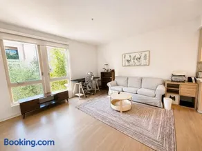 Upscale 1BR Retreat, 2 Queen Beds & Garage - Image 1