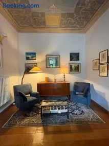 In Riva al Lago di Iseo Residenza Primo Piano - Image 4