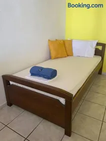 Yellow Beach House - Image 4
