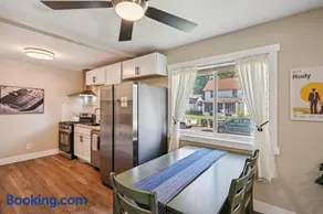 Renovated 2BR Home Near Notre Dame & Eddy St - Image 4