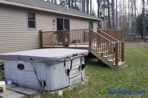 4 Bedroom/2 Bath Home 20 Acres of Woods - Hot Tub - Image 2