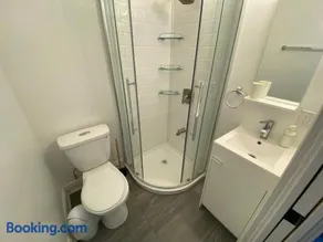 Yonge and Finch Subway !P Cozy & Quiet Private Bdr with Private Bathroom - Image 5