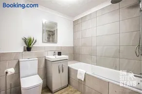 OnSiteStays - Peaceful Bexley 2 bed with dishwasher and Wifi - Image 4