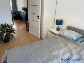 Apartament w ZIELONEJ OKOLICY z TARASEM - Image 1
