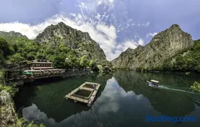 Canyon Matka Hotel - Image 1