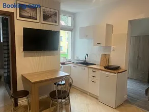 Leonia- Apartamenty i Pokoje Gościnne - Image 1