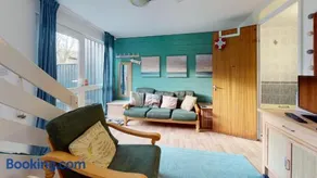 10 Strawberry Hill, Tolroy Manor - Image 2