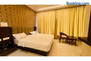 FabHotel Golden Inn KR Puram - Image 2