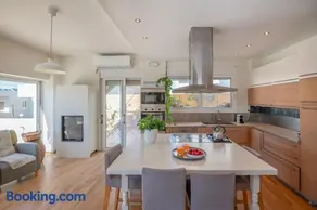 Doukas Retreat, Home Gym, 3 minutes from the Beach - Image 3