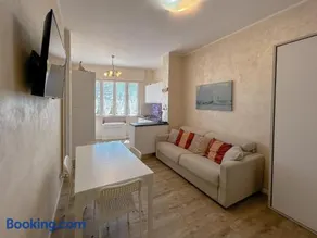 Close to the Beach with WiFi & AC by Host Hero - Image 1
