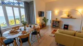 WOODY BAY FALLING WATER 2 Bedrooms - Image 4
