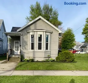 Modern oasis close to downtown & centrally located - Image 1