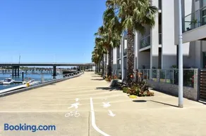 Breakwater Apartment - Image 5