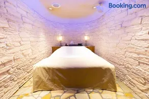 WATER HOTEL Cy (Audlt Only) - Image 3