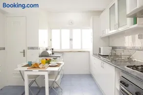 FLH Estoril Family Central Apartment - Image 4