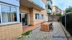 EVH127 Bajo con terraza y piscina comunitaria - Image 3