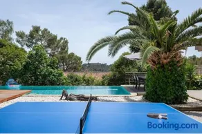 Moderna villa con piscina y amplio jardín - Image 3