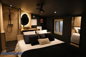 Éclipse - Loft Romantique - Jacuzzi - Cinéma Privé - Image 4