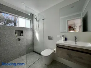 Berrara Brand New Beach House - Image 2