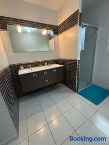 Maison spacieuse à Vernoux-en-Vivarais, jardin clôturé, 170 m² - Image 4